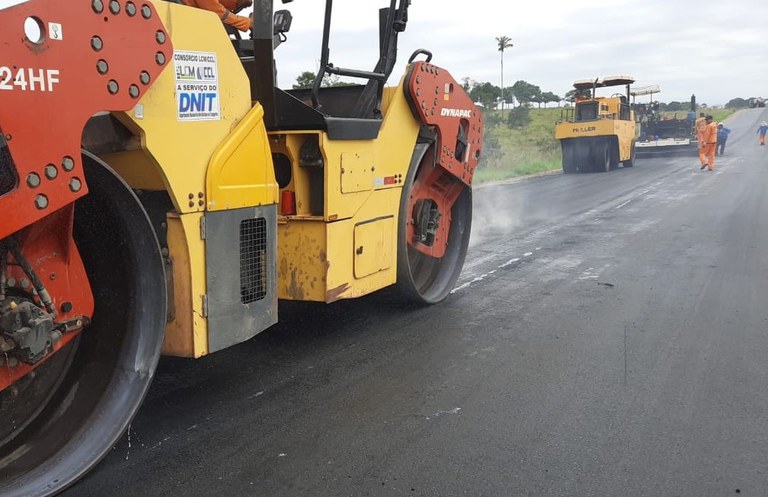 Obras de restauração na BR-317, no Acre, continuam a todo vapor