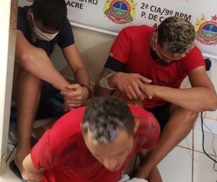 Foragido da Justiça e mais dois suspeitos de tráfico são presos no interior do Acre