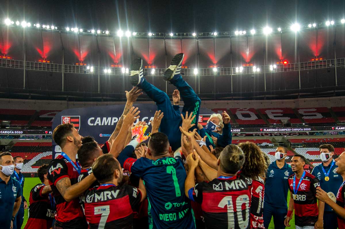 Flamengo vence o Fluminense e garante o bicampeonato carioca