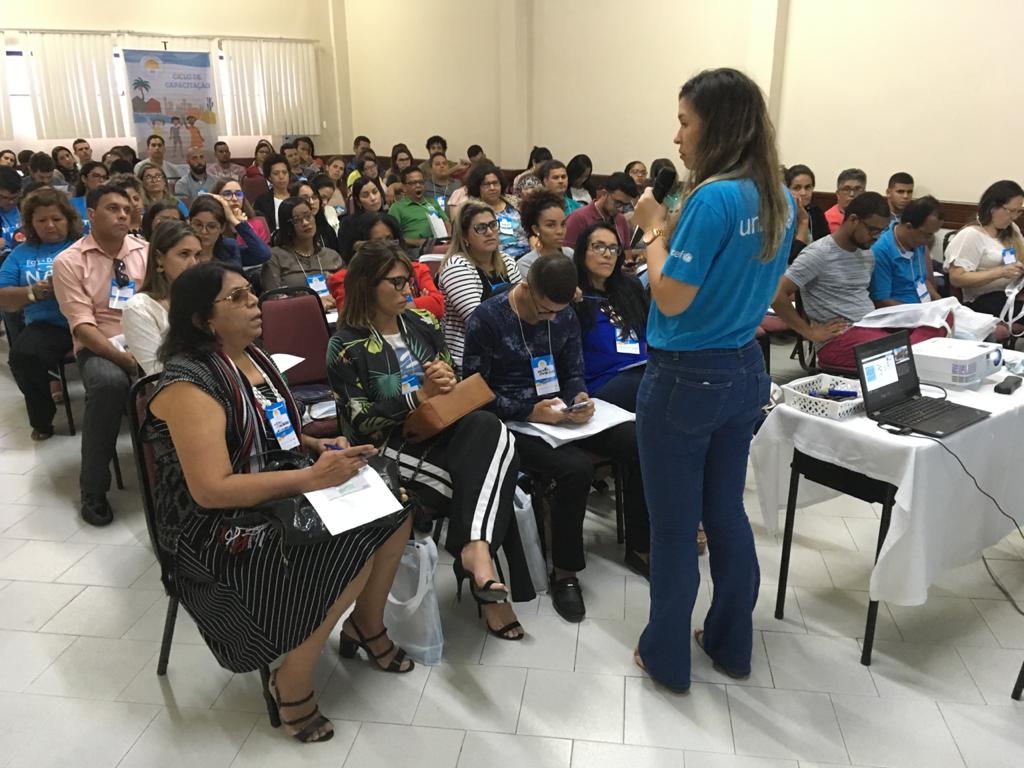 Conheça Ana Carla Carlos, estudante aprovada em seis universidades no exterior