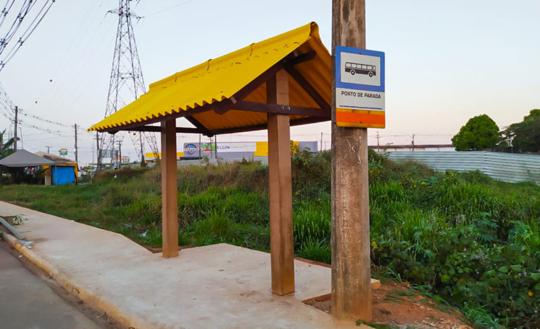 Idosa de Porto Acre deve ser indenizada em R$ 10 mil, por ter sido atingida em desabamento da ponto de ônibus