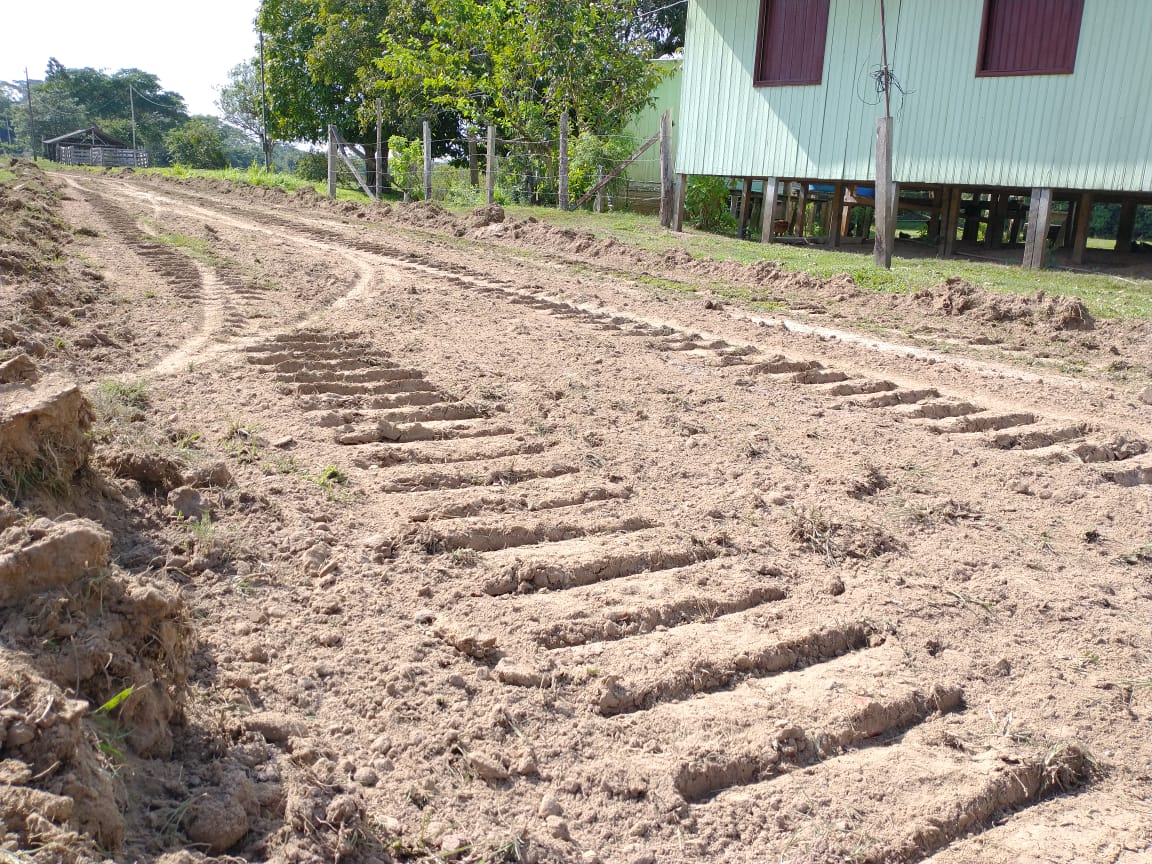 Prefeitura de Cruzeiro do Sul realiza obras de pavimentação no Ramal da Praia Grande