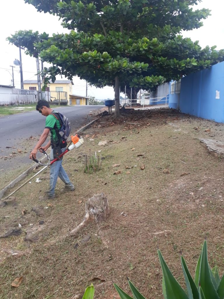 FCCV realiza faxinaços em mais duas escolas de Cruzeiro do Sul