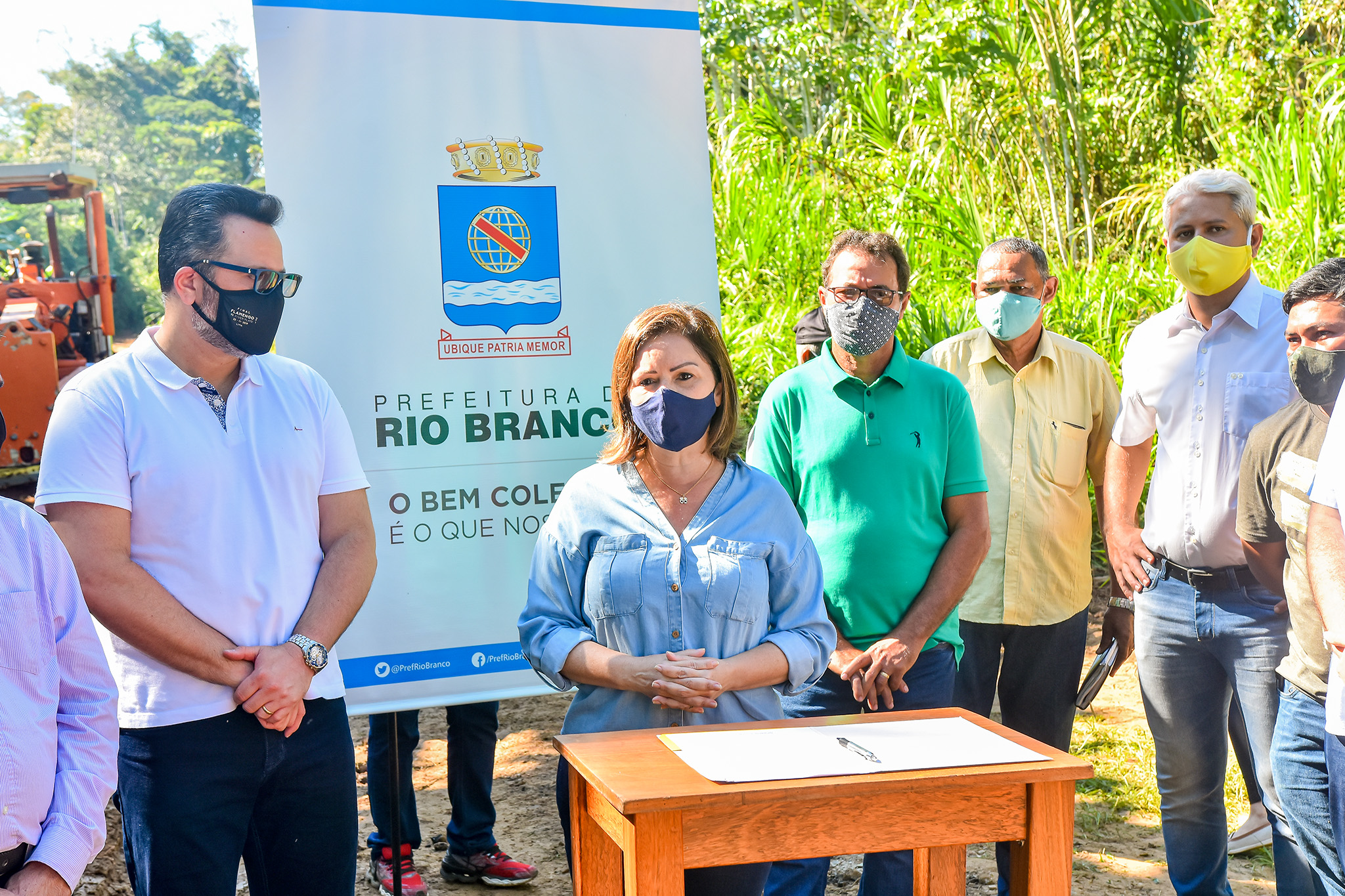 Socorro Neri assina ordem de serviço para recuperação de ramais no Quixadá