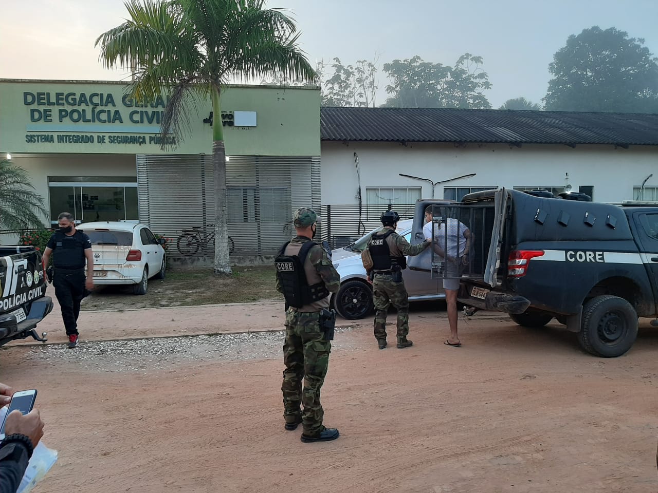 Polícia Civil deflagra operação em Feijó contra membros de organizações criminosas