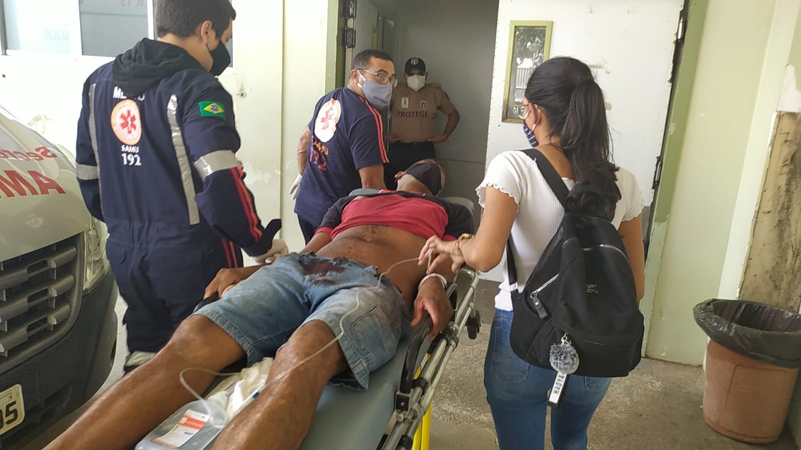 Homem é baleado em plena via pública, no Bairro Seis de Agosto, em Rio Branco