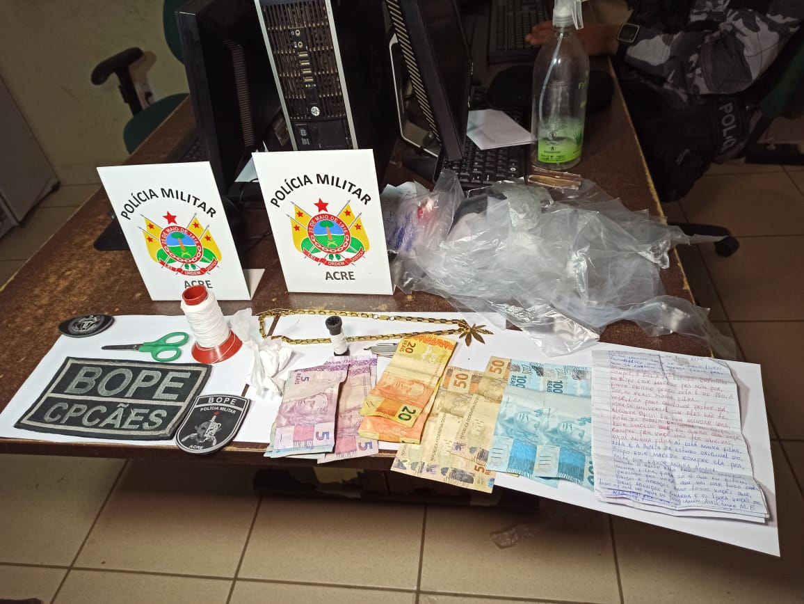 Em Rio Branco, jovem é preso com drogas e carta ensinando a fraudar auxilio emergencial