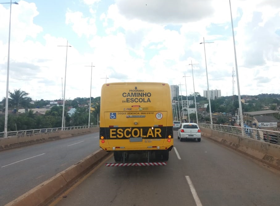 Secretário de Educação espera que novos ônibus reduzam o abandono escolar