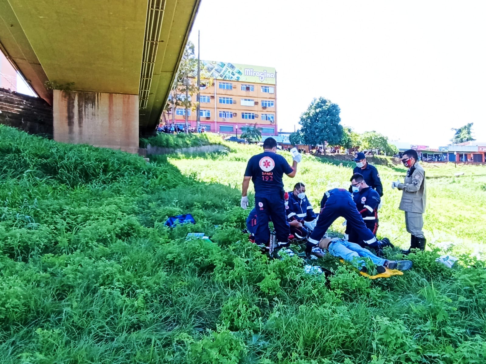 Idoso cai de ponte no Centro de Rio Branco e morre de traumatismo craniano