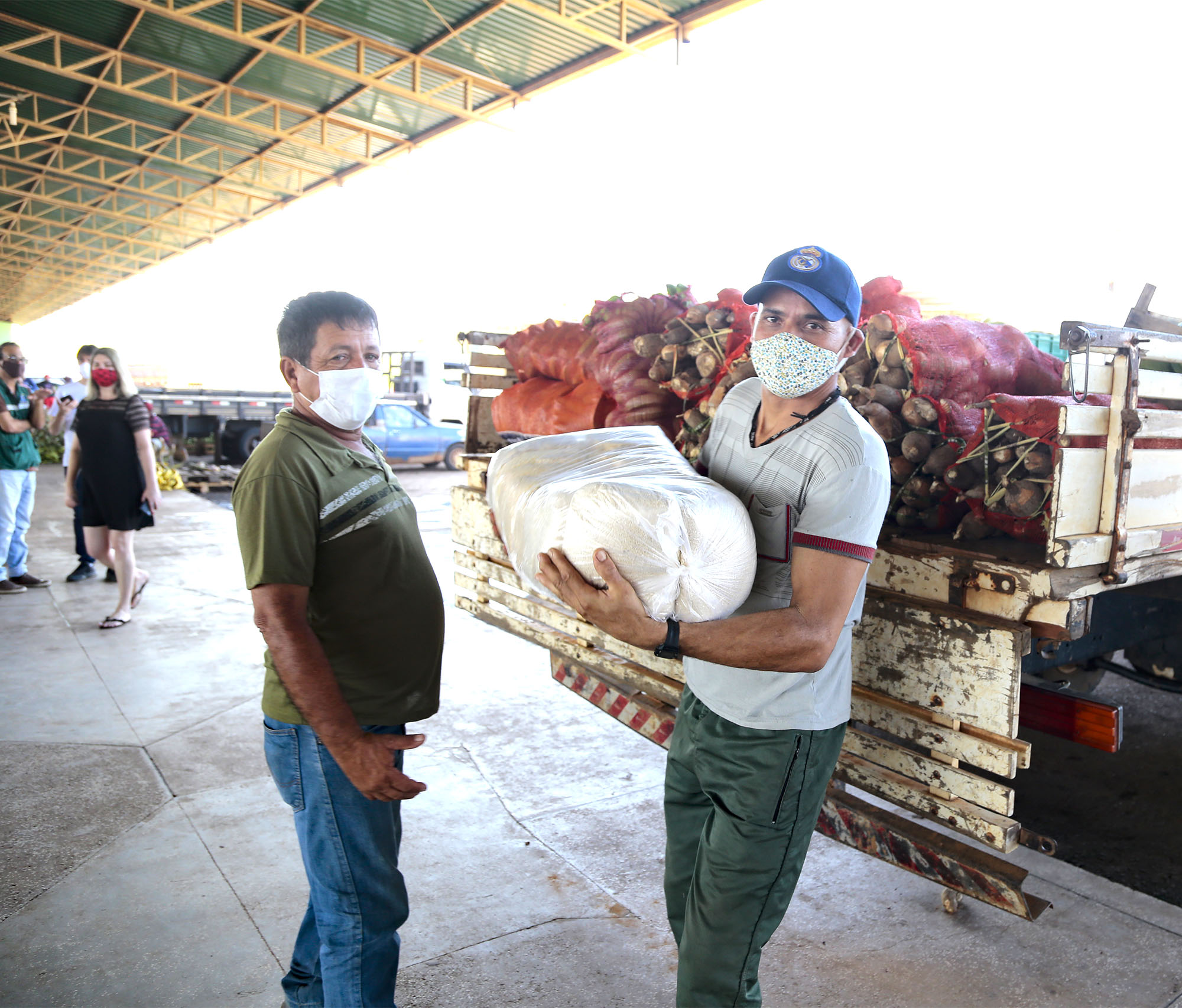 Prefeitura recebe alimentos que serão doados para entidades socioassistenciais
