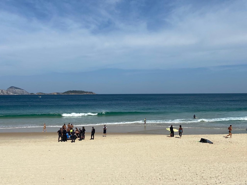 Uso obrigatório de máscara e proibição de permanência nas praias são fiscalizados no Rio