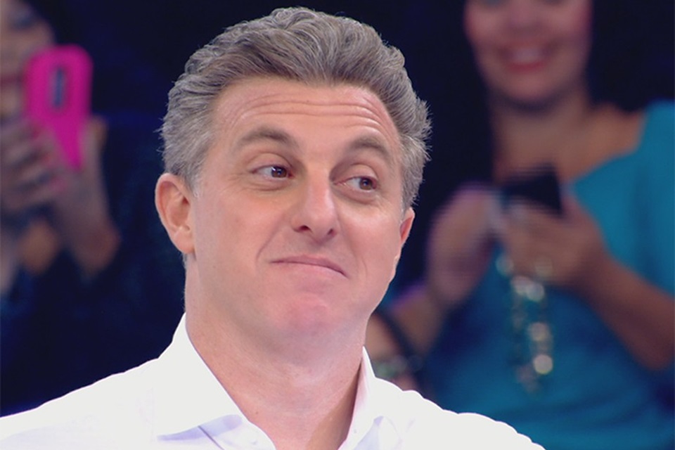 Após PF prender fundador da Ricardo Eletro, Luciano Huck vira alvo de ataques