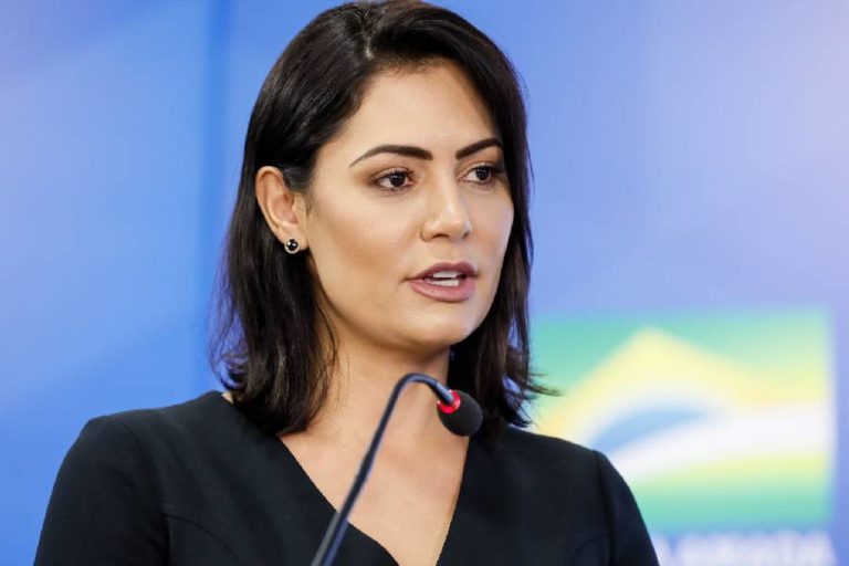 Michelle Bolsonaro chega ao Acre para participar de evento nesta terça-feira