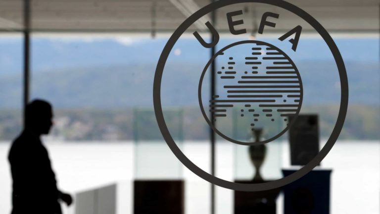 Uefa: “Vamos realizar jogos sem espectadores até ordem contrária”