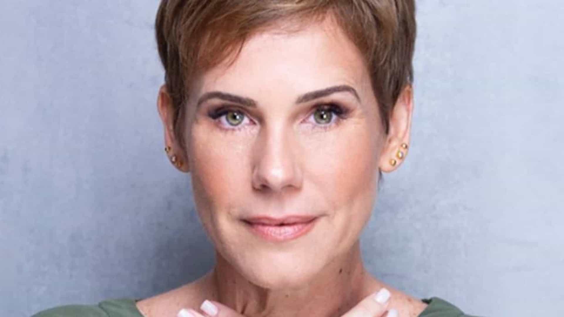 Ex-paquita Andrea Veiga cai em golpe pelo WhatsApp e perde R$ 1.800