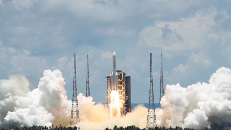 China lança com sucesso sua primeira missão a Marte