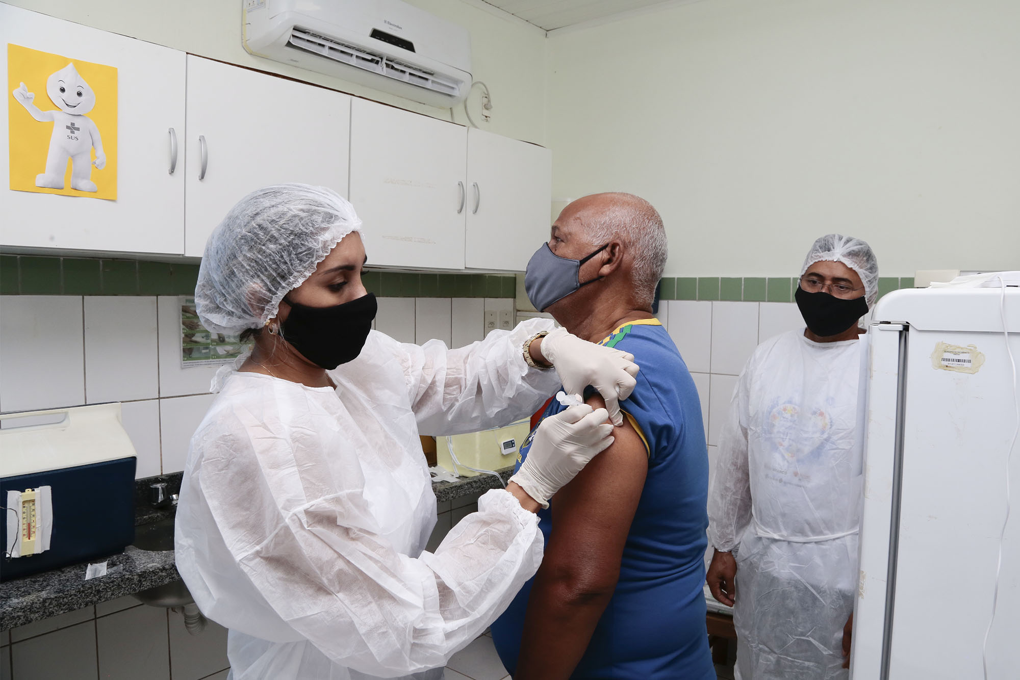 Prefeitura de Rio Branco realiza ação itinerante para que a população se vacine contra gripe