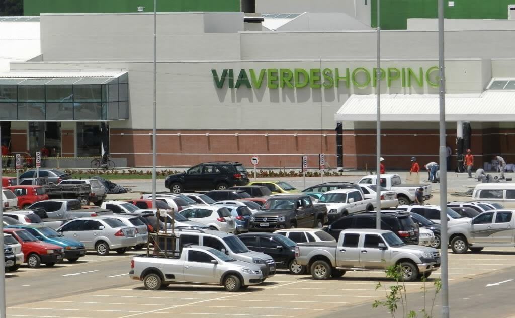 Shopping, motéis e salões de beleza devem reabrir a partir desta terça-feira