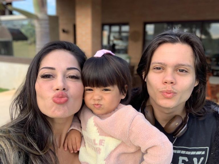 Em meio à polêmica de traições, Mayra Cardi homenageia Arthur Aguiar no Dia dos Pais