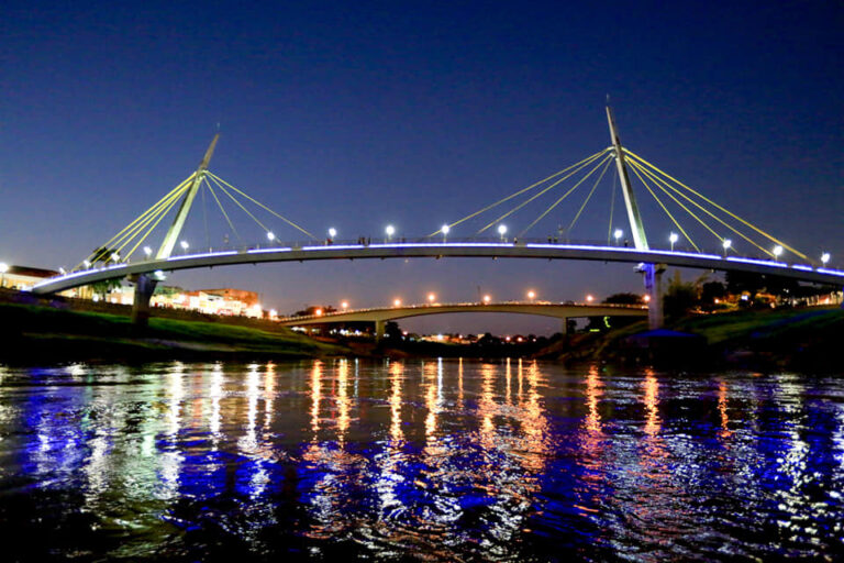 Passarela Joaquim Macedo sobre o Rio Acre