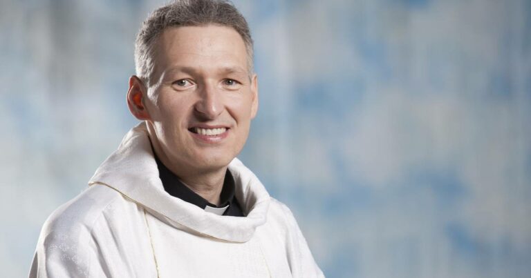 Padre Marcelo Rossi diz em livro que tomou anabolizantes para ficar bonito