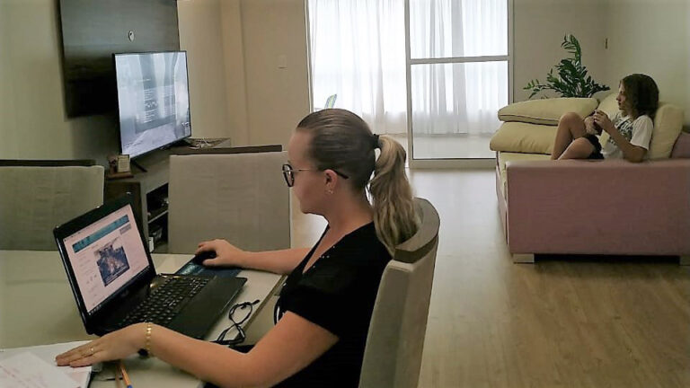 Justiça permite que mães permaneçam em home office em meio à pandemia; entenda o que diz a lei