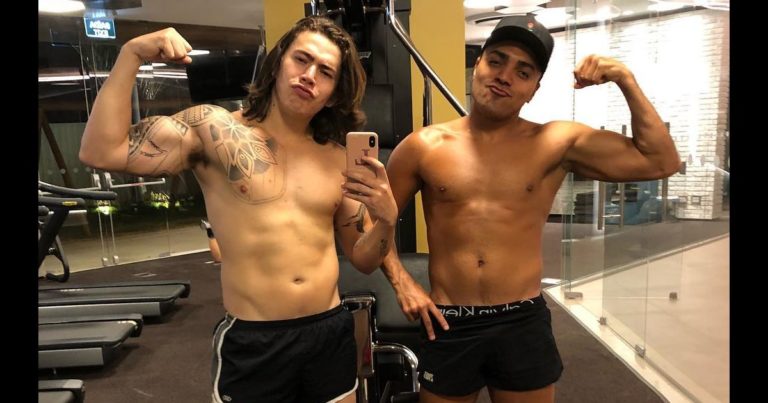 Whindersson Nunes aparece quase nu e chama a atenção por corpo musculoso