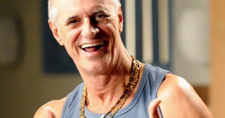 Marcos Caruso revela que se relaciona sexualmente com homens e mulheres