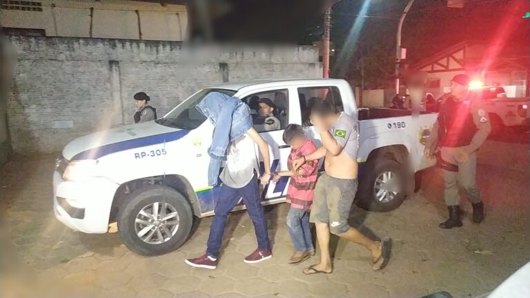 Criança de 11 anos e adolescentes “recrutados” pelo tráfico são apreendidos