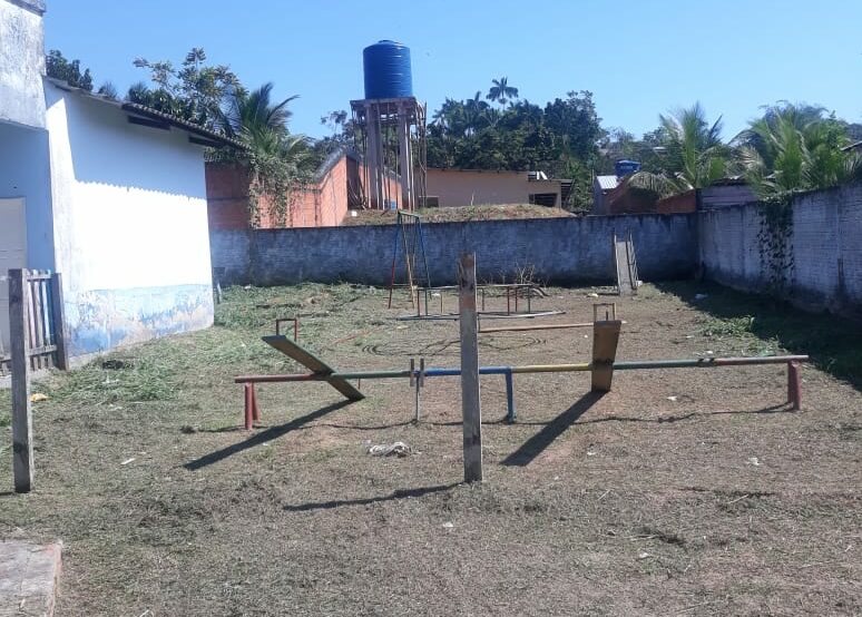FCCV realiza faxinaço na Escola Irmã Diana, no bairro Cruzeirinho