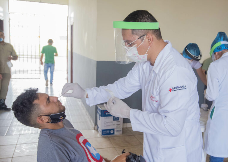 Vigilância Sanitária acompanha testagem de atletas e comissão técnica no retorno do Campeonato Acreano