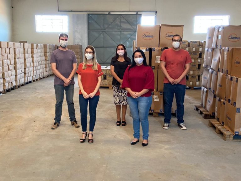 Vereadores realizam visita ao almoxarifado da Secretaria Municipal de Saúde