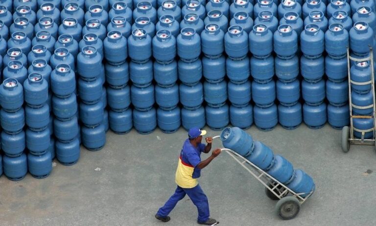 Botijão de gás pode ficar entre R$ 150 e R$ 200 este ano, dizem revendedores