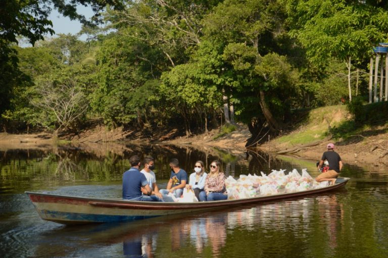 Ilderlei entrega cestas básicas no Croa para famílias afetadas pela pandemia