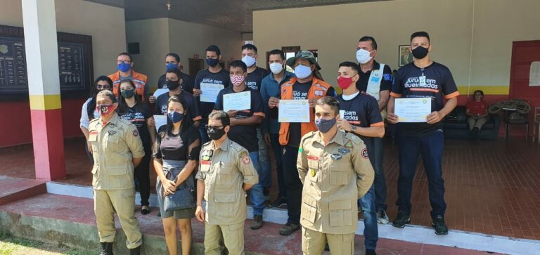 Servidores da SEMEIA e Defesa Civil recebem treinamento para combate a queimadas