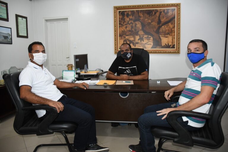 Prefeituras de Cruzeiro do Sul e Rodrigues Alves firmam parceria para ações na área rural