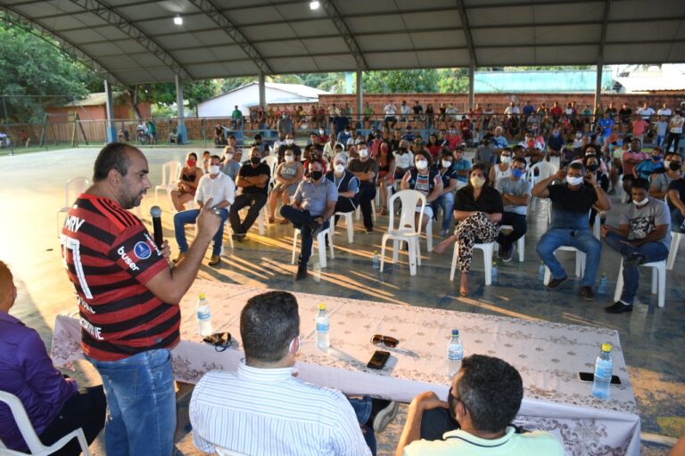 Prefeito Clodoaldo Rodrigues despacha da Secretaria Municipal de Agricultura