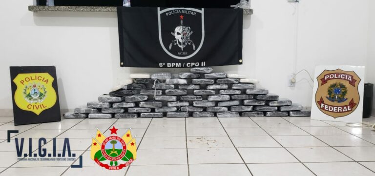 Forças de segurança prendem trio com mais de 60 kg de drogas no Rio Juruá
