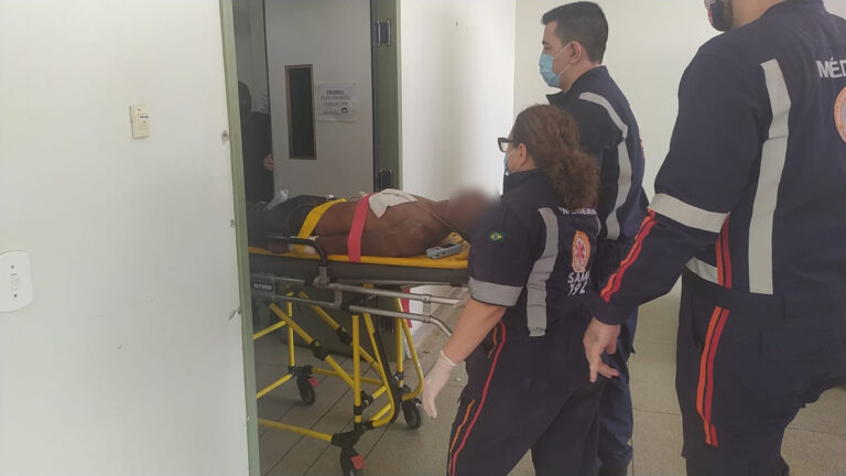 Homem consome combustível, fica “turbinado” e tenta se matar na Transacreana