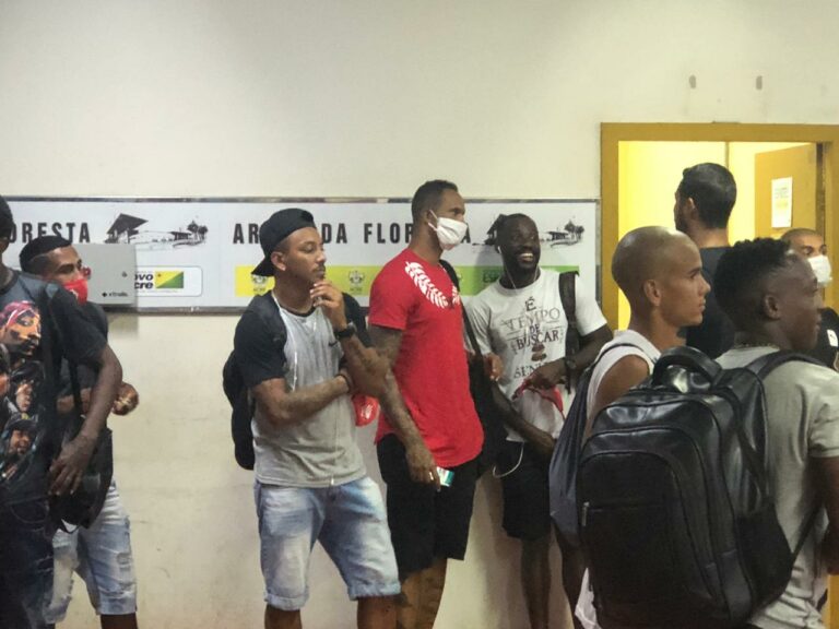 Goleiro Bruno chega ao Estádio Arena Acreana para partida contra o Nauas