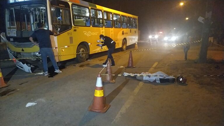 Homem morre ao colidir moto contra ônibus coletivo em Ramal no Vila Acre