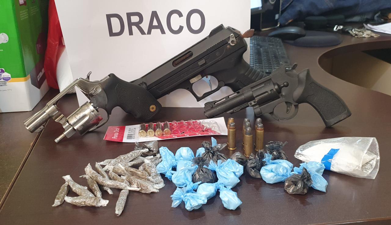 Foragido do MT e RJ é preso pela Polícia Civil com armas e drogas no Bujari