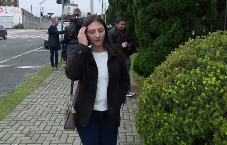 Jovem envolvida na morte do jogador Daniel é presa suspeita de tráfico de drogas