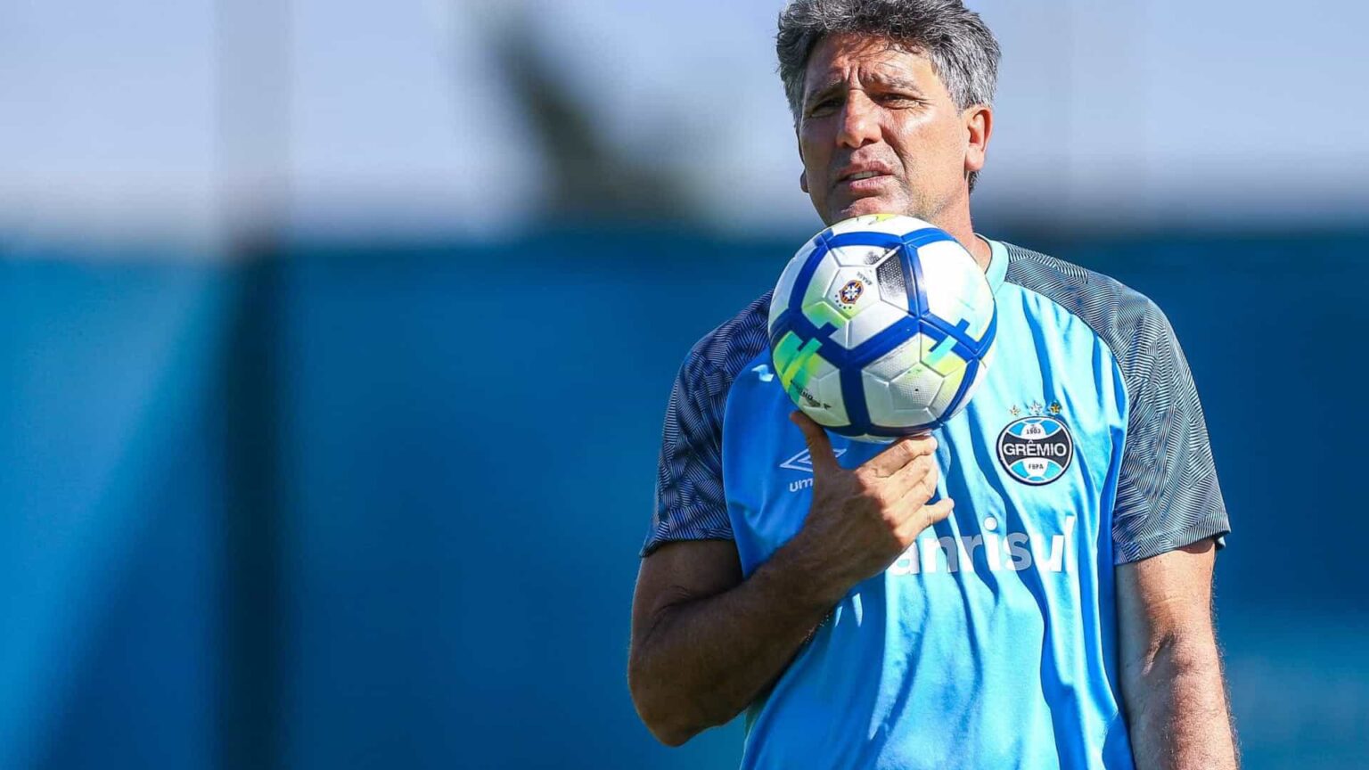 Grêmio inscreve Robinho e Everton para a final do Campeonato Gaúcho