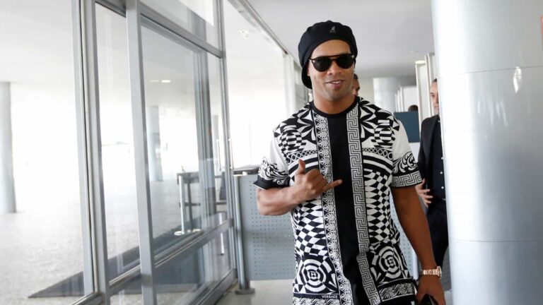 Ronaldinho Gaúcho após deixar prisão: ‘Fase difícil chega ao fim’