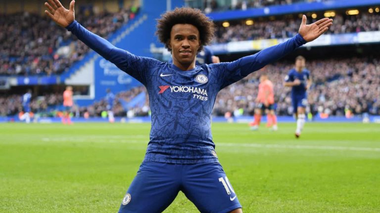 Meia-atacante brasileiro Willian pode trocar Chelsea por Arsenal