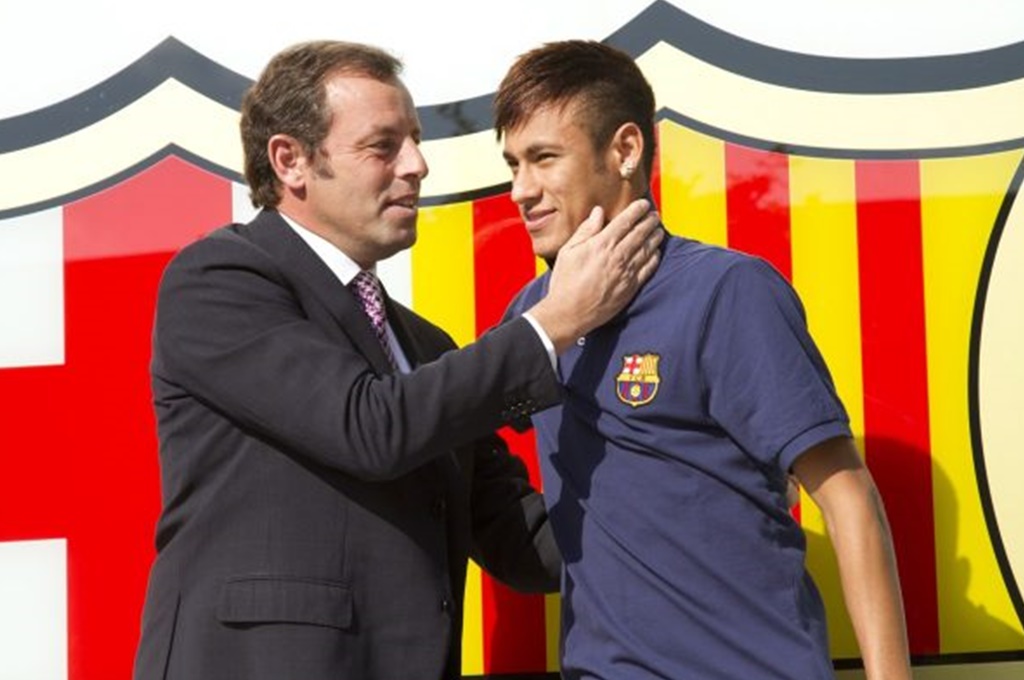 Neymar é flagrado em restaurante com ex-presidente do Barcelona