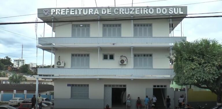 Decisão que afasta Ilderlei é publicada e Cruzeiro do Sul amanhece sem prefeito