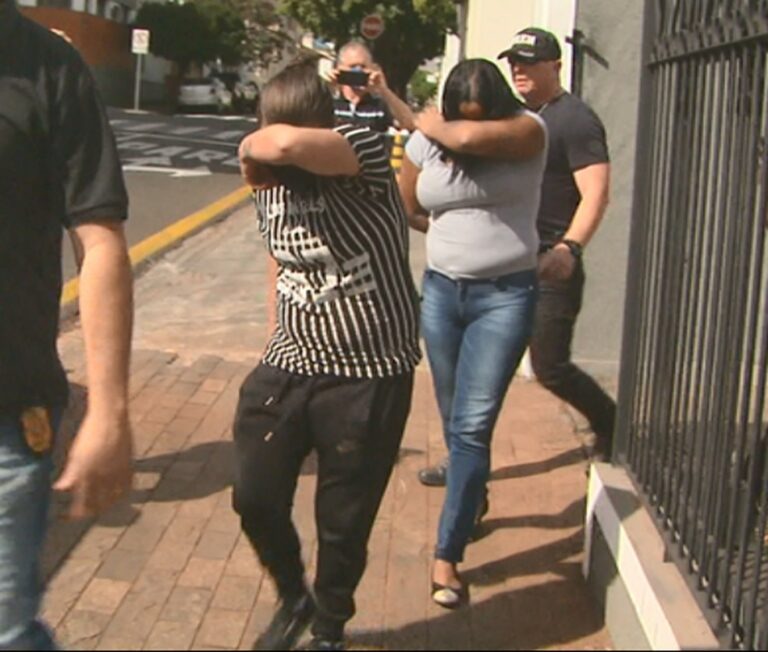 Filha do cantor Belchior e namorada são presas ao confessar assassinato