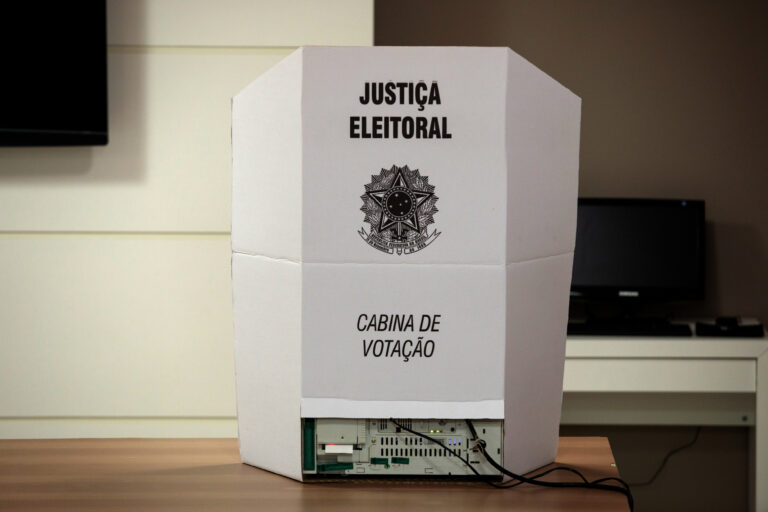 Mais de 130 mil acreanos aptos a votar não compareceram às urnas domingo